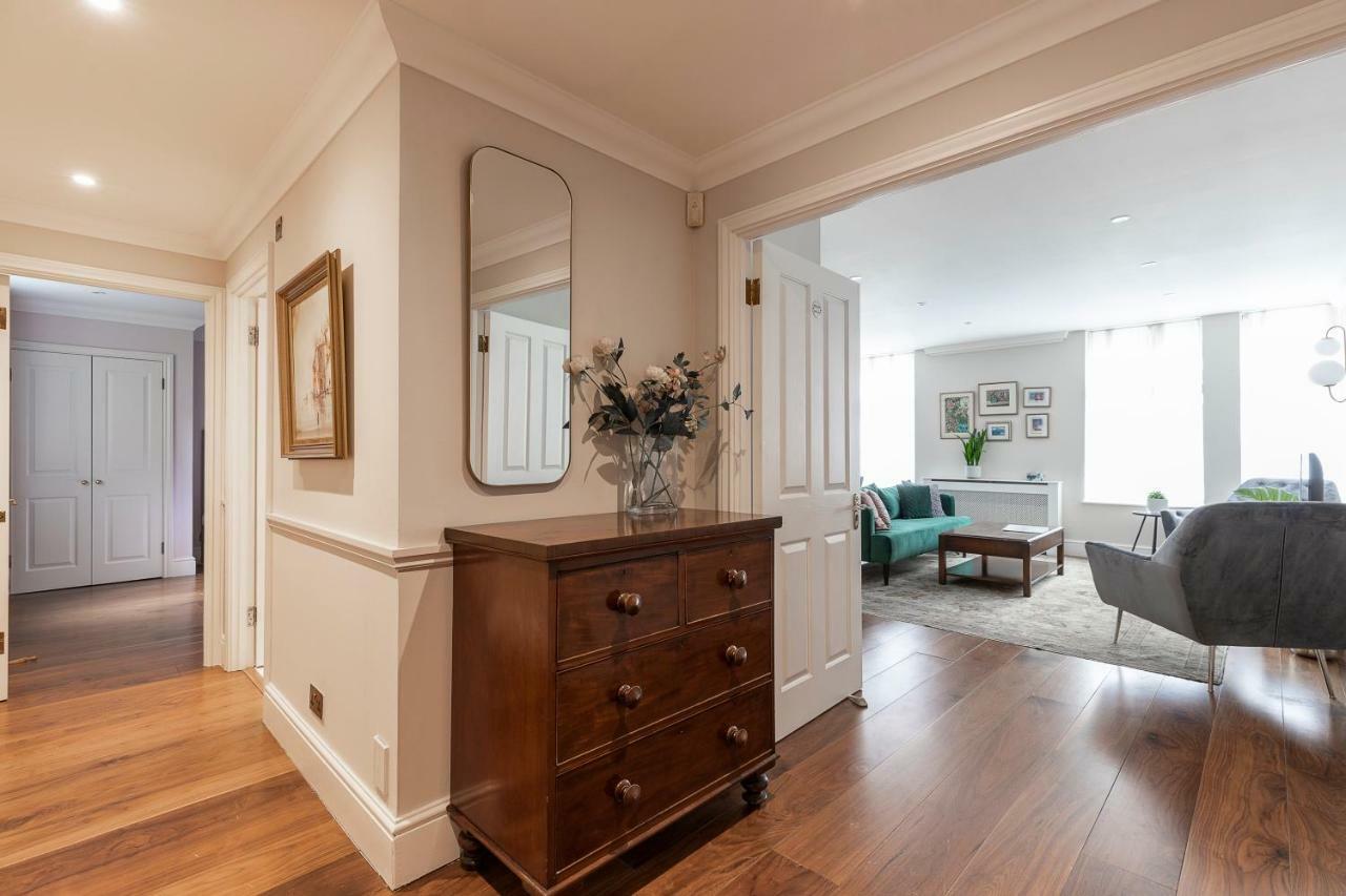 Joivy Beautiful 2 Bed Apt In The Heart Of Mayfair, Close To Tube Appartement Londen Buitenkant foto