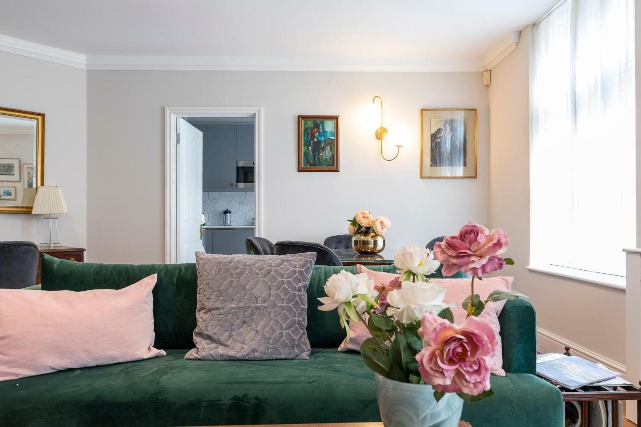 Joivy Beautiful 2 Bed Apt In The Heart Of Mayfair, Close To Tube Appartement Londen Buitenkant foto