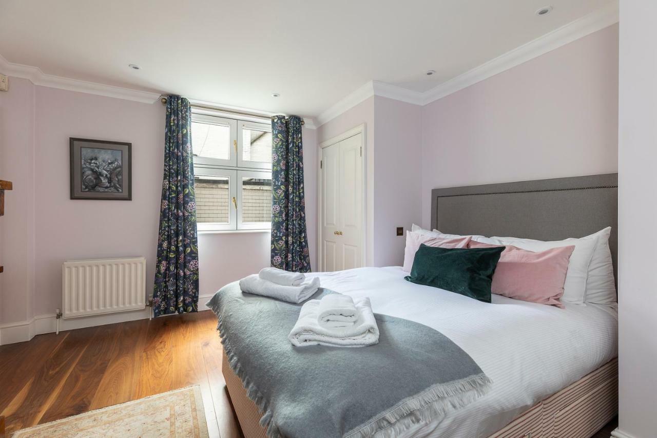 Joivy Beautiful 2 Bed Apt In The Heart Of Mayfair, Close To Tube Appartement Londen Buitenkant foto